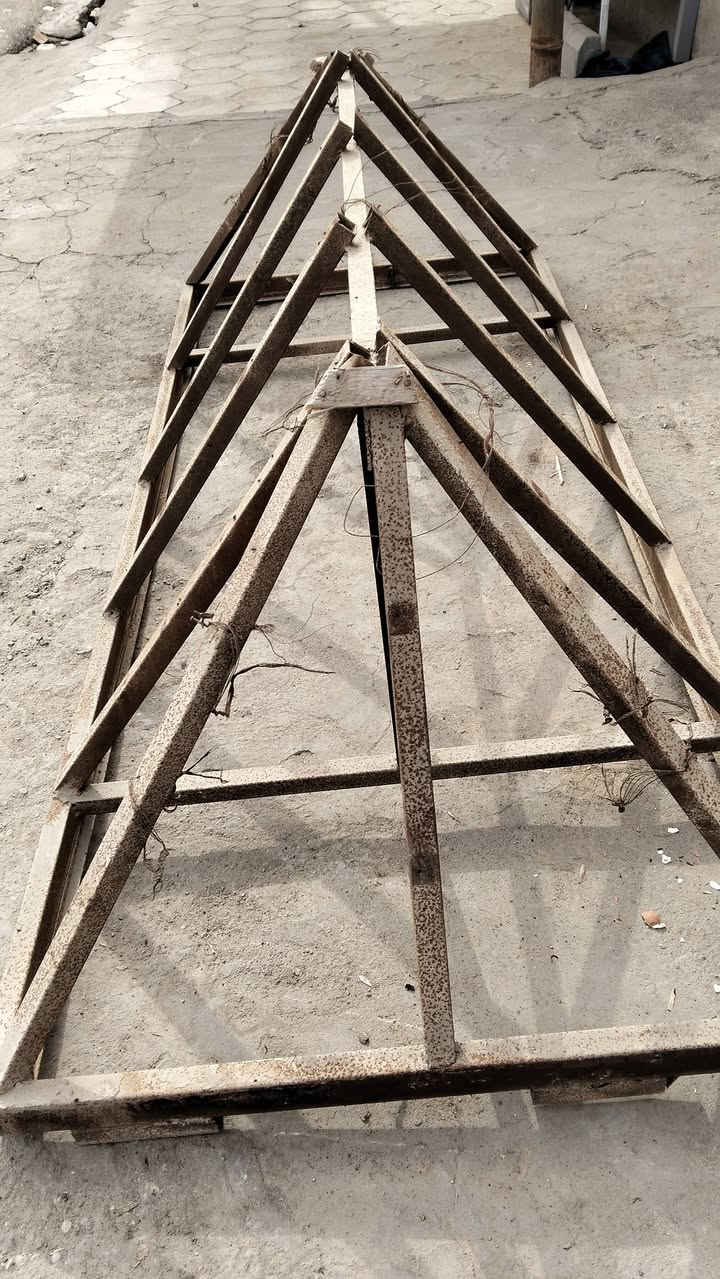 السلام عليكم...
قرميط ايطالي للبيع تقريبا 50 قطعه ب40

حديد نوعيه ثقيله ب 50 وبيه مجال 

***********
