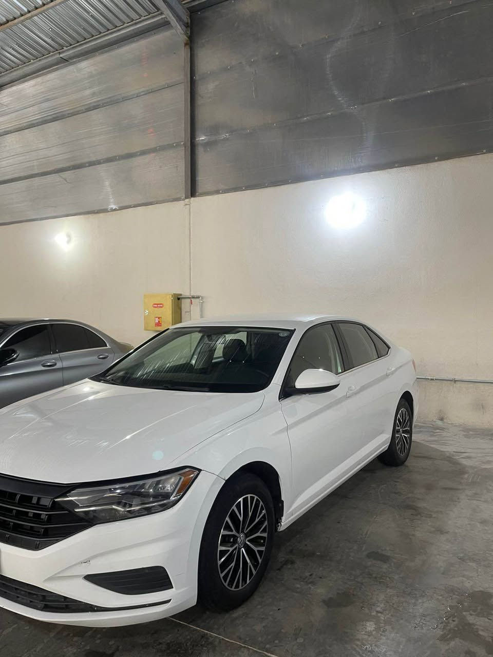 جیتا 2019
مواسەفات S
مەکینە 14 
77,000 ڕۆیشتووە
سەیارەکە بۆیاغی نیە 
تەنها یەک پەلە کارتی هەیە لەگەل یەک تەعدیل
0750 449 5447 سوران, أربيل
