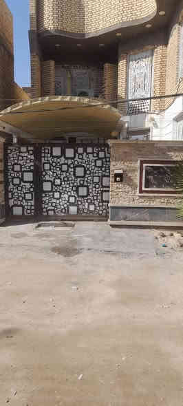 السلام عليكم بيت مساحة ٢٠٠ م في الموحيه نزله الصفاه القديمه يتكون الطابق الارضي من غرفتين ومطبخ وصالتين واستقبال ومنور عدد ٢ وصحيات داخلي وخارجي والطابق الثاني من ٤ غرف وصاله وصحيات السعر ٤٠٠ للاستفسار الاتصال على الرقم الاتي ***********
