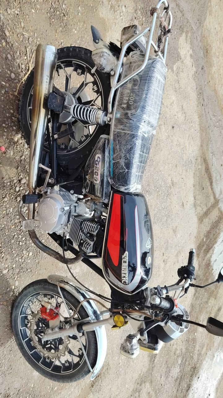 طبعن من رخصت الادمن دراجه سوينك 24محرك 200مكاني قريت عواد دراجه كوم حديد سعر 600وبي مجال مو شراي لتعبني رجائن واتساب***********
