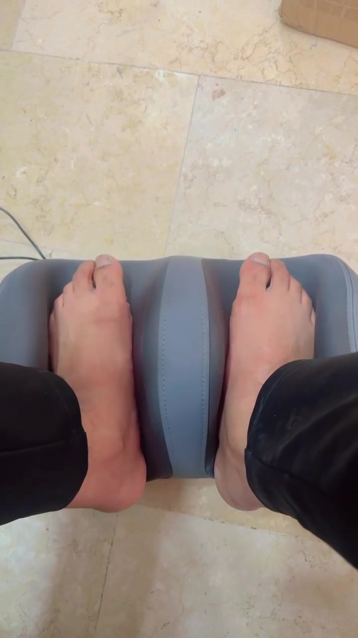السلام عليكم دلاكه اقدام شي كلش حلووو تحكم ريمونت 
حراره+ تبديل فرات +تحكم درجات السرعه +اضائه+ نضام تقليل السرعه 
قيم السعر واخذ بالعافيه 
متوفر لونين اسود و رصاصي


**إذا كنت صاحب هذا الإعلان وتريد حذفه لأي سبب، رجاءا أرسل رسالة إلى الدعم الفني**