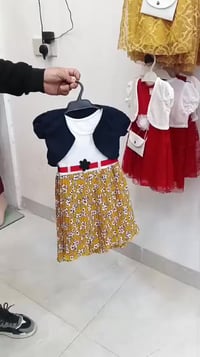 من رخصة الادمن شلعه مجمع ملابس اطفال ورجالي ونسائي صيفي سعر القطعه ب 3...