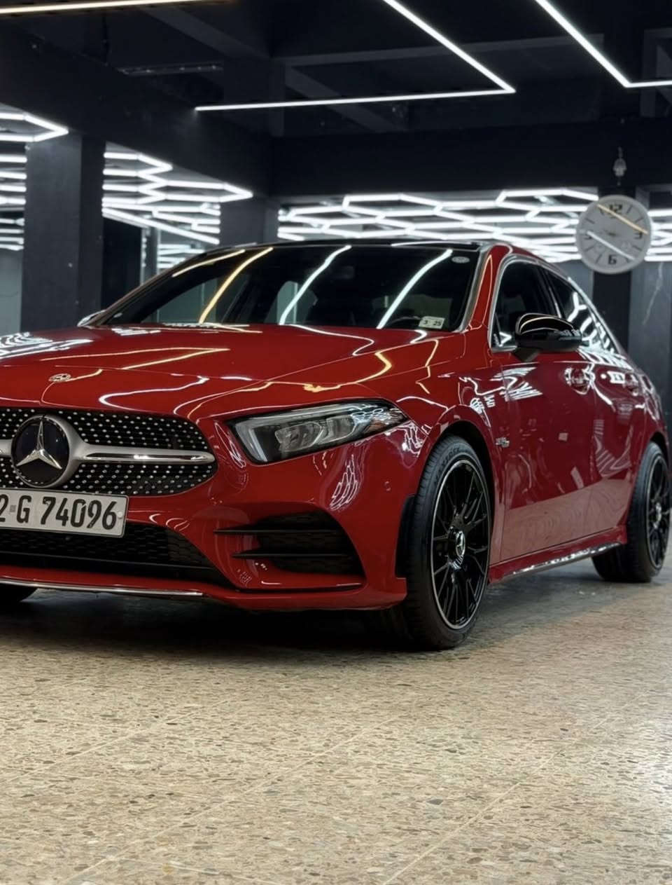 بدون ايرباك 

-مديل 2020 

-كت (Amg)

-بانوراما 

-شاشه دجتل. 

-رادار. امامي+ جانبي. 

-اناره داخليه ٦٤ لون 

-سستم صوت 

شحن وايرلس 

ويل كاب AMG 

سياره جديد جدا بدون ايرباك.. حادث (جاملغ مبدل نفس الون +نصف الباب صبغ )

 مكان السياره :بغداد / العرصات

***********
