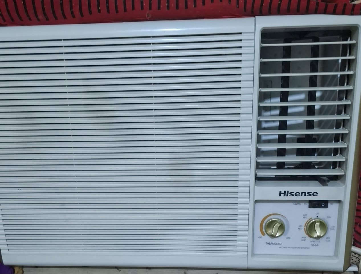 السلام عليكم ثلاجة ١٨ قدم إيطالي درجة أولى شغالة كامل السعر ١٨٠ وبيها مجال .
مكيف هايسنس ٢ طن شغال كامل وبعده جديد ب٣٧٥ وبي مجال . 
المكان : بغداد الزعفرانية شارع الكهرباء خلف جامع الصدرين الكبير . 
الرقم : *********** متواجد واتساب وماسنجر . 🤍
