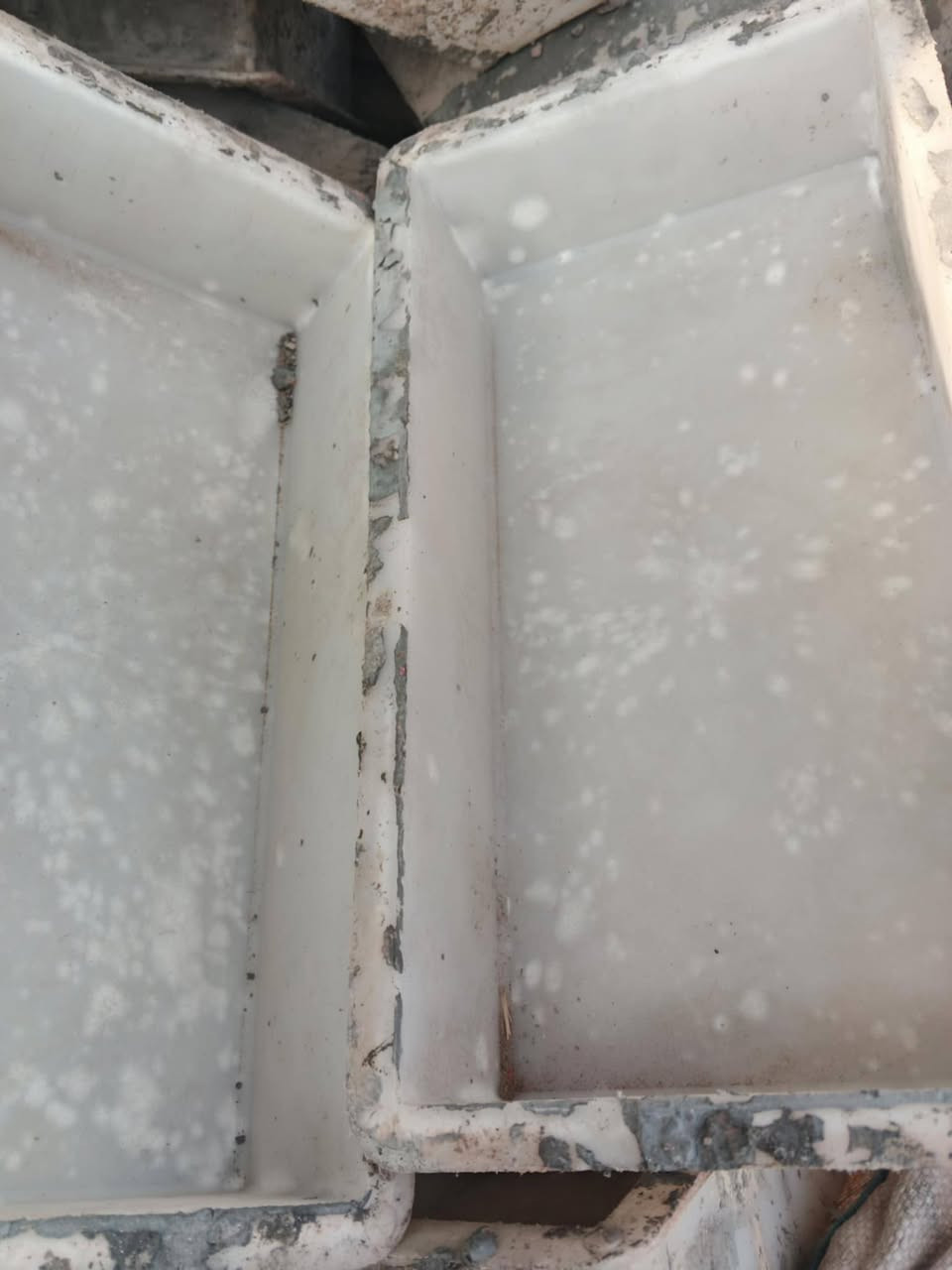 السلام عليكم 
قوالب للبيع استعمال قليل 
للاستفسار *********** وبي واتساب
