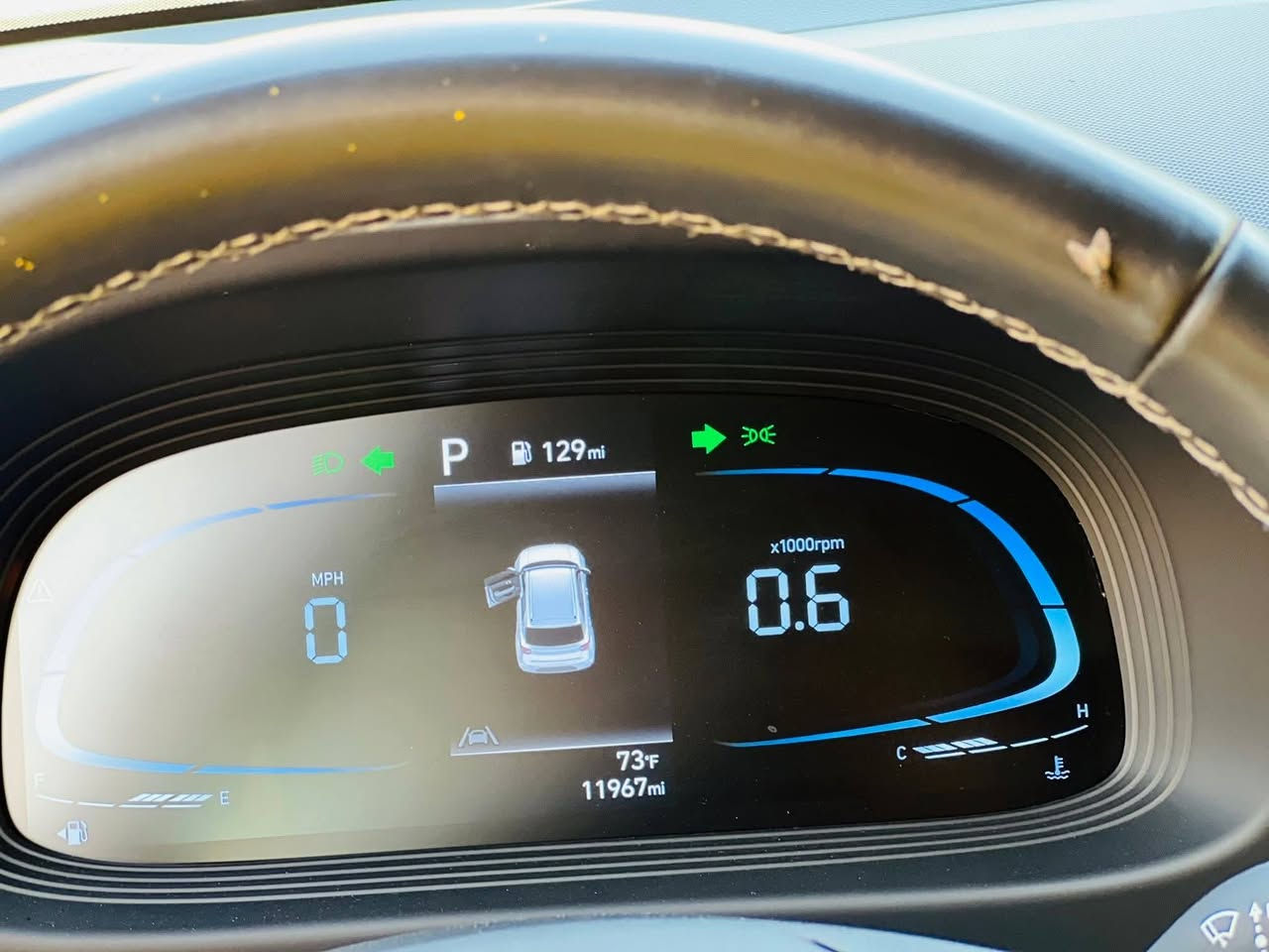 السلام عليكم فينو هونداي
موديل 2023 محرك 1600 دوش حر 
سياره فول عدا البصمه وكشنات كهرباء 
***********

**حادث ٣ صابع جاملغ خلفي وصندوق + طخه تحميل بتكمه 
1فتخه سقف 
2 تحديد مسار 
3 قياده ذاتيه 
4 تحكمات ستيران 
5 توقف ذاتي 
6 نمرات كير 3 
7رادارات 
8 رادار امامي 
9 رادار خلفي 
10 لد داخلي وخارجي 
سياره كثر من موصفات حادث بسيط جدا بدون دواخل بدون إرباك وضح الحادث بصور **السعر(١٢٠)بيه مجال حيل بسيط  مكانهة بغداد المدائن 
***********
