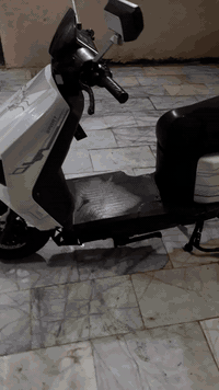 دراجة وحش الكون للبيع مديل 2026 بس لمدكر الامامي مكسور 6 بطاريات حجم 32 الاكبار شركة ونلي اقوة شركة ولباقة كفالة وبيهة قاطع دورة وصندوك واسع وتشتغل كارت وسويج وبيهة مثبت سرعة لدراجة مامتعوبة من للبيت للمدرسة فقط وباطريات كبار السعر 650 وبيهة مجال حك لجية مكاني 
البصرة ابو الخصيب كوت ثويني ***********
