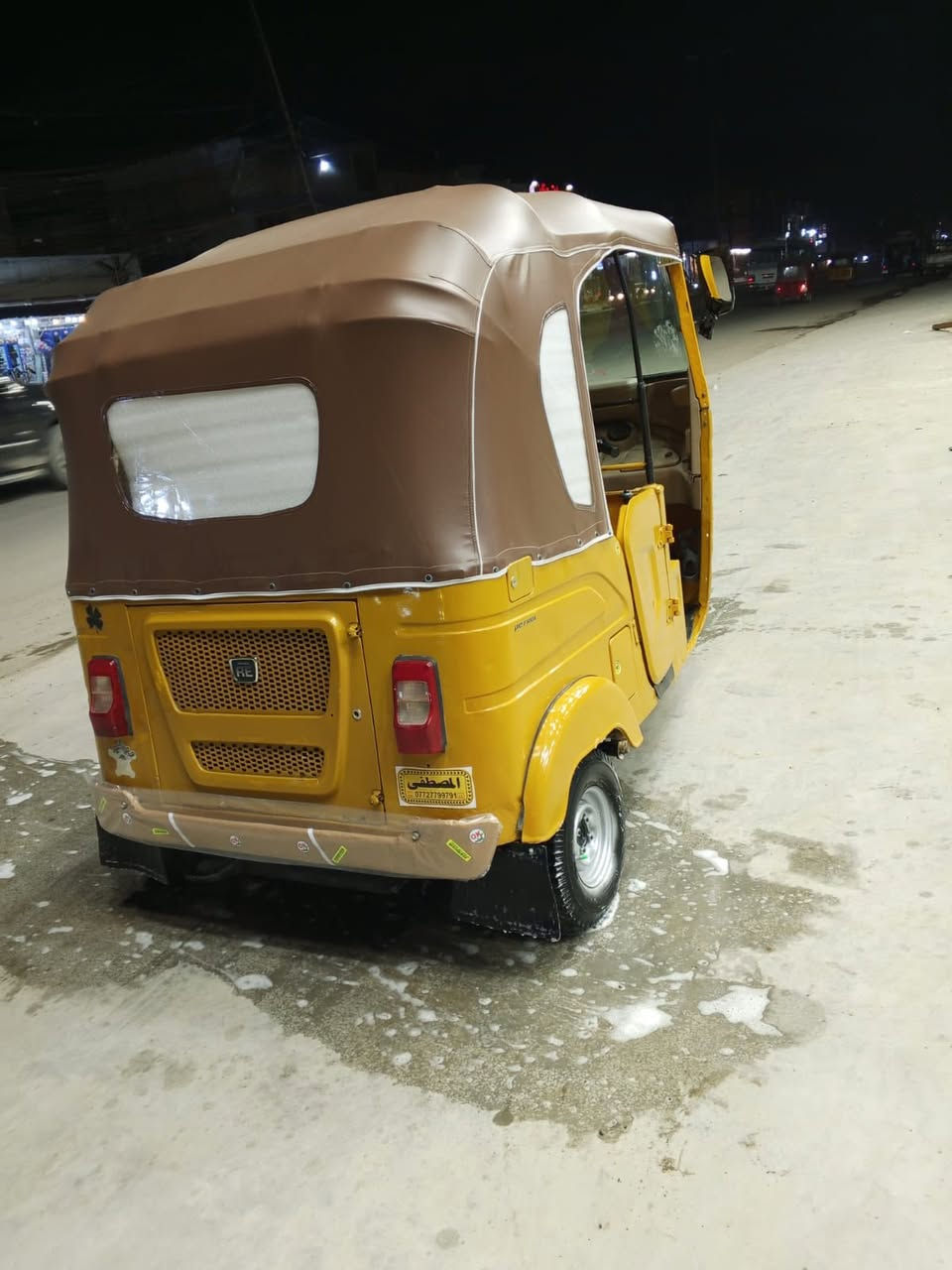 سلام عليكم تكتك موديل ٢٠٢١ بيها طخه معمره  بل صفحه ودوسها معمره تكتك جاهزه وحلوه ونضيفه. تحويل ثاني يوم سعر٧٢٥٠   بيها مجال عنواني بغداد حي الكوفه رقمي ***********
