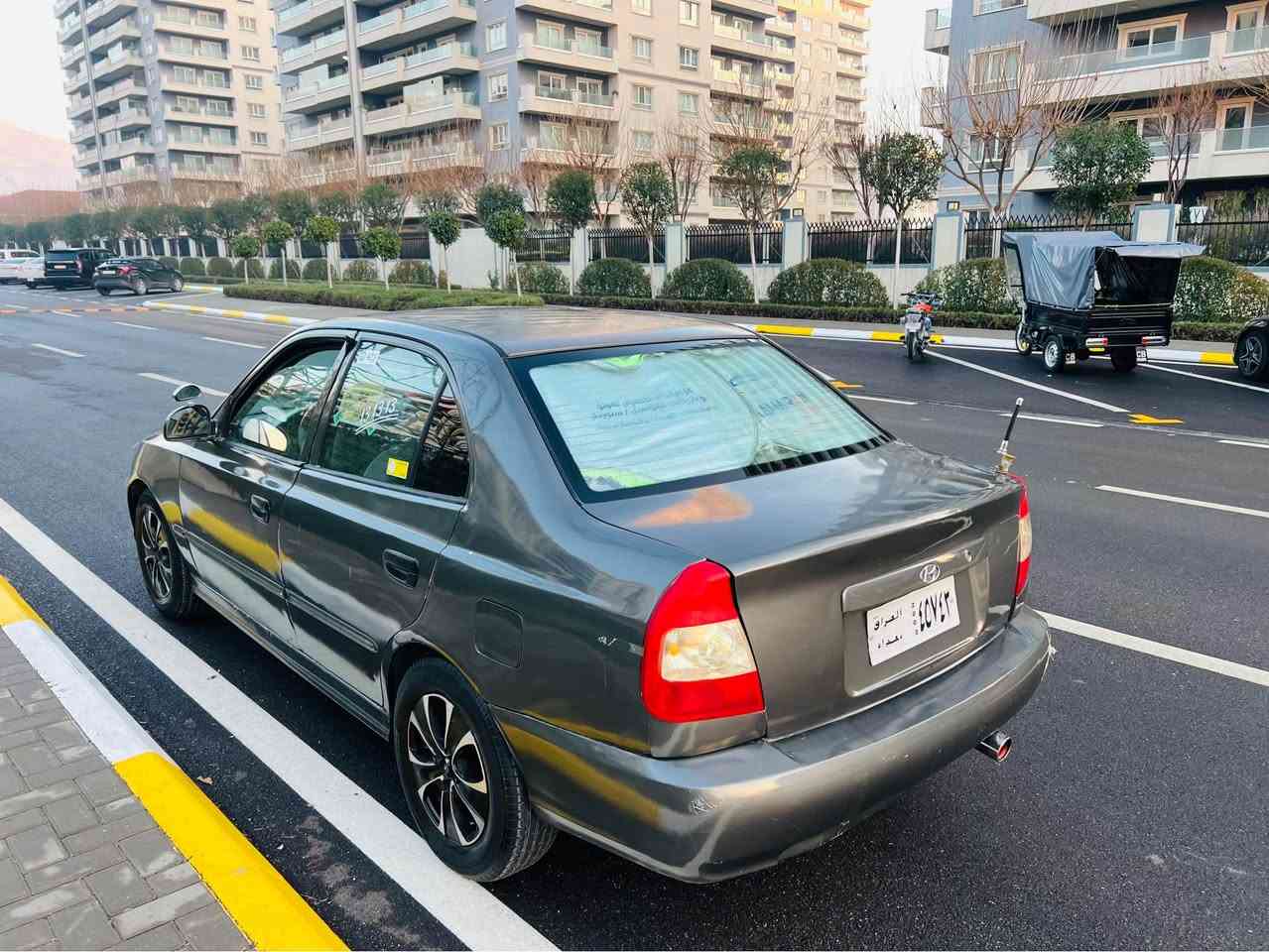 سەرەتا بەناوی خوا ماشاللە لەماڵی هەموو لایەک 
 بوو فروشتن هونداي ئه كسئينت
مووديل 2002 ئارم بلاستيكه به شه رتي ئارموو ئه وه لياتت مووسوو براوه ش به شه رت
گير ئؤتؤماتيك به شه رتي گيرو مه كينه هه لمي نيه 
كاره باهي هه موو گيانيي ئيش ده كاتت قفل مه ركه زيه كامل گيچه كاني ئيش دكات سيدي وگه رمي شتي مزبوتتت 
سه ياره كي تا بليت توندوو توله ماليي دوسته چركه ي تيا نيه 
تاقمم تايه و ويلي سپورتي له ژيردايه 
 سياره كه روبه رو جوانتره 
نرخ ((((37گه لامعامه له يكي برايانه )))
***********
*********** السليمانية, العراق
