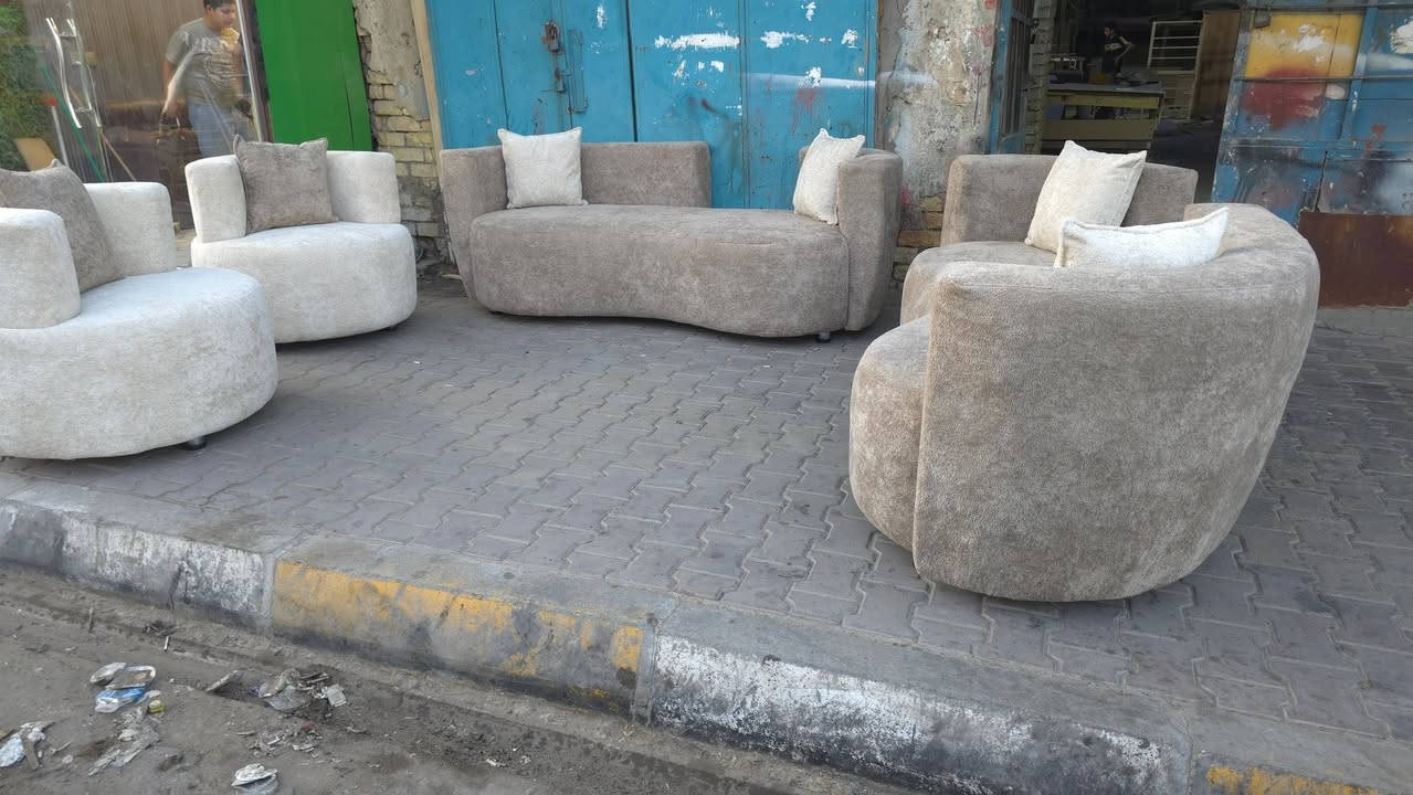 حسب الطلب شغل درجه اولى🔥 
الخشب جام روسي و الاسفنج اكستره و البلوك ماليزي ابيض مكبوس و القماش خاولي درجه اوله 🔥
مع ضمان ست سنوات حقيقي مع عنوان المعمل
الاتصال والاستفسار على واتساب على الرقم 
***********
المكان بغداد علاوي الصالحيه مقابل مدرسة باب السيف
