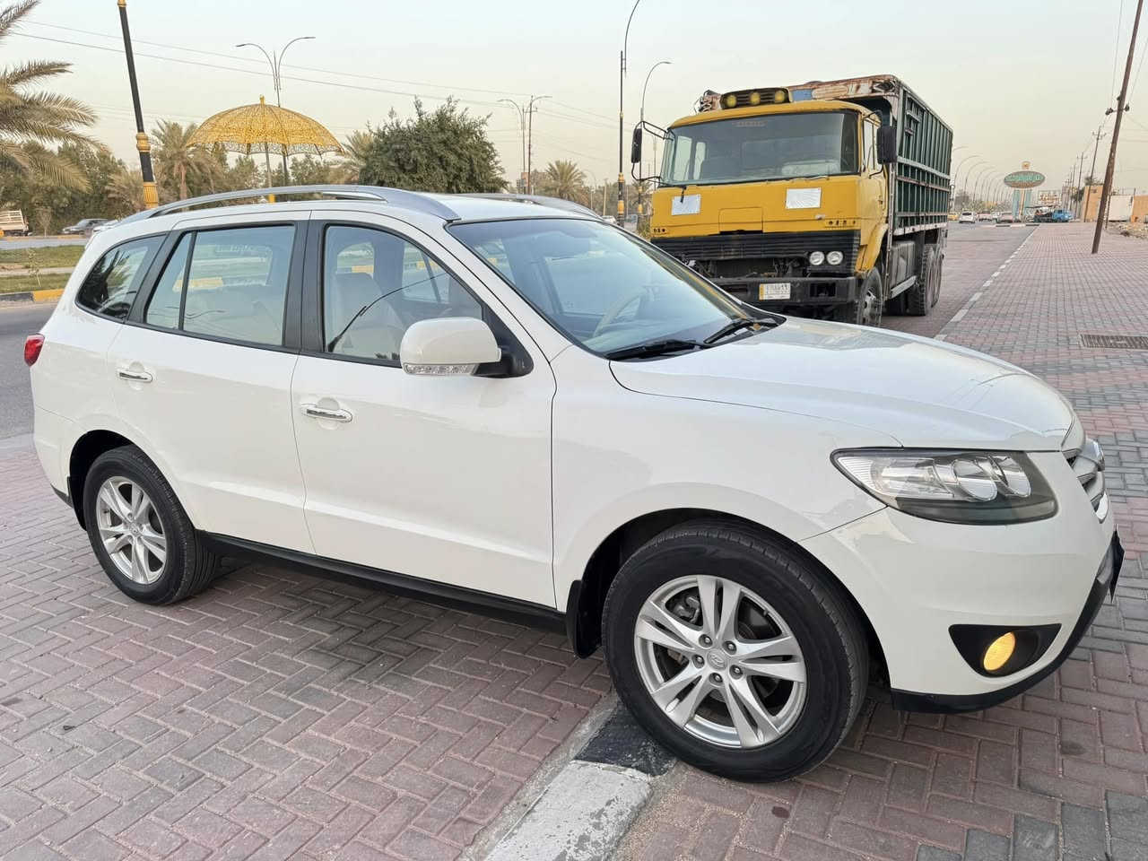 السلام عليكم سنتافي 2011خليجي فول  موصفات رقم بغداد سنويه جديده مكفوله من الضربه والتبديل والصبغ والبارد حتى دعاميات وسونار موجود مع كافه تفاصيل سياره مال جناي وجديده عل وضع شركه 
مكينه 3500مكفوله مامفتوحه كير مامفتوح كله بلادي
حداديه جديده تخم تاير جديد ماشيه 150الف فقط 
بصمه تشغيل بصمه ابواب فتحه سقف 7راكب 
كشن كهربائي تبريد 3قطع ثلج ❄️ تدفئه مري شفط تحكم ستيرن كامره حساس خلفي جاهزه من كلشي 
مكان السياره كربلاء السعر165). مجال بسيط جدا 
***********
