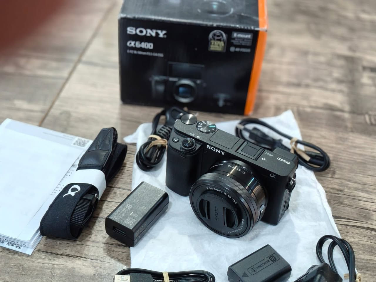 كامرة sony a6400 غنية عن التعريف
جديدة لوك الشتر مالها ١٠ صور بس 
فقط مفتوحة من الكارتون 
مابيها اي خدش نهائي 
سعرها مليون
مكاني موصل و متوفر توصيل لكل المحافظات❤️


**إذا كنت صاحب هذا الإعلان وتريد حذفه لأي سبب، رجاءا أرسل رسالة إلى الدعم الفني**