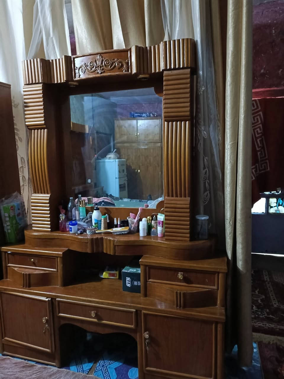 السلام عليكم خوان غرفه خشب صاج تسكام  للبيع  العنوان بابل الهاشميه سعر 700وبيه مجال للشراي***********
