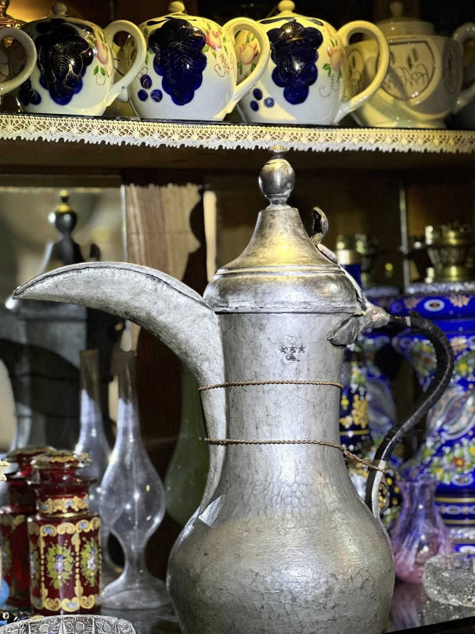 دله بغدادية نحاس ارتفاع 50cm

#الباشا_للسجاد_والانتيك
 #سوق_الاربعاء
 #انتيكات #تحف


**إذا كنت صاحب هذا الإعلان وتريد حذفه لأي سبب، رجاءا أرسل رسالة إلى الدعم الفني**