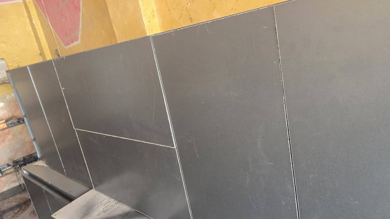 من رخصه الأدمن كاونتر ان دي اف اربع قطع نيلي ت٣امتار اونص+فلونكه  سعره ٤٠٠الف الشراي يتصل *********** ***********
