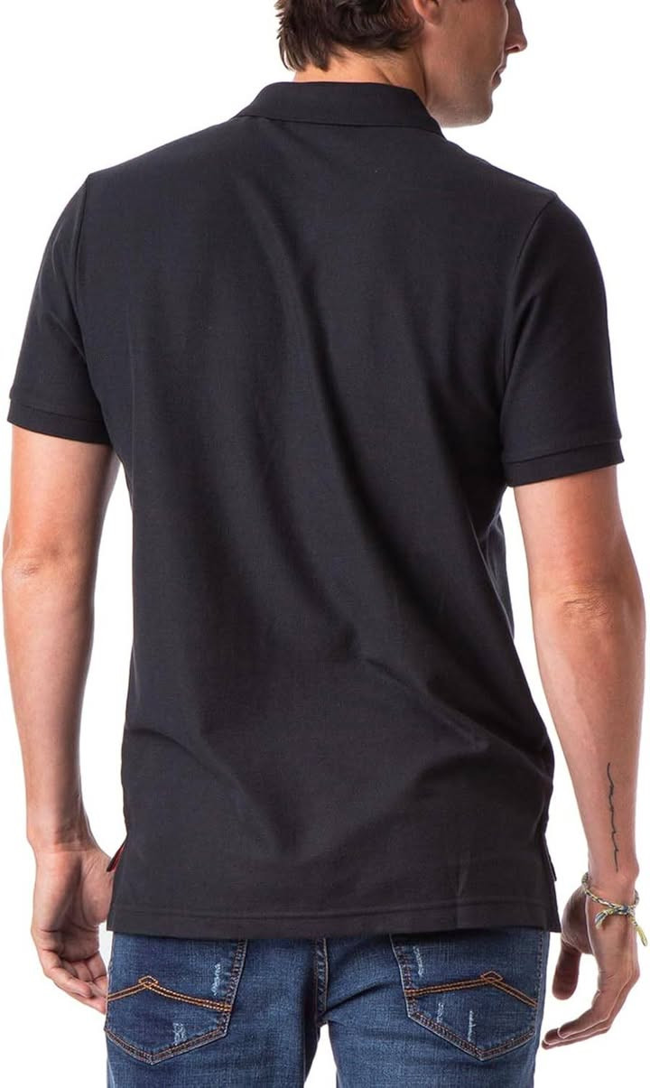 #تيشرتات أصلية ماركة U.s.polo assn original صنع بنغلاديش البلد المنتج الولايات المتحدة الأمريكية القياسات المتوفرة S.M.L.XL.XXL القالب ريكولار فت القياسات أمريكية متوفر الاسود والابيض للحجز والاستفسار مراسلة الصفحة أو الاتصال على الهاتف المخصص ☎️ *********** العنوان بغداد العطيفية شارع المحكمة مجاور حلويات القند الفرع الثاني بغداد علي الصالح حي المعتصم قرب مجمع رويل ستي خدمة توصيل لجميع المحافظات #العراقية.
