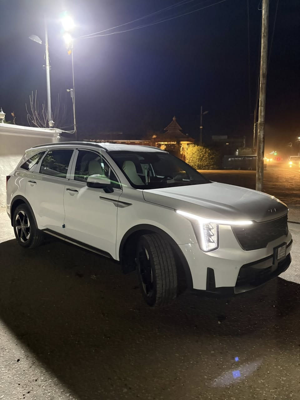 محرك 6 سلندر
سورنتو 2024
كير ماوس

بنراما 

داتوشو

حساسات

كراسي خلفيه كهربائي 

كراسي كهرباء 

جنطة كهرباء 

بصمة وتشغيل عن بعد

شاشة متصلة تعمل بنظام بلي كار نفيكيشن

انارة ليزرية داخلية متغيرة الالوان 

اللايت عالي ناصي زنون 

لد نهاري ليزري امامي 

بك لايت ليزري LED

هندبريك دكمة 

اوتو هولد 

درايف مود

مانع انزلاق

مساعد منحدرات

شحن وايرليس بلوتوث 

تحكمات ستيرن فول 

حساسات امامي خلفي 

كامرة دوارة

تبريد 3 قطع مع تحكم منفصل للخلف 
***********مكاني بابل
