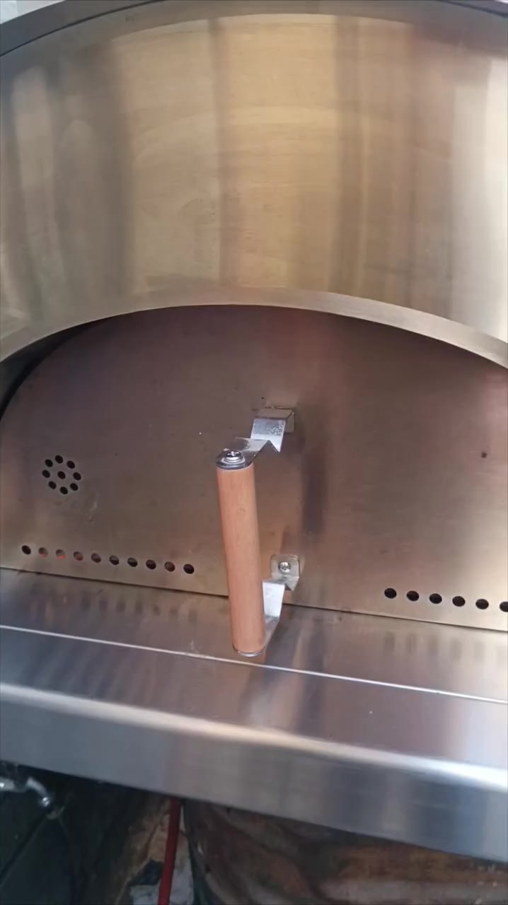 فرن بيتزا ايطالي ديسكتوب للبيع
رن ستانلس ستيل موديل ايطالي  مرات ،نظافة 100% مثل ما موضح ، 
الحرارة يوصل 650 سليزي خلال 10 دقايق 
يشتغل بالفحم و الغاز و بيه مكان خاص يتخلى بيه الفحم .
ابعاد الفرن 101*91+71
للاستعلام عن السعر يرجى التواصل واتساب حصرا 
***********
مكاني الحلة
