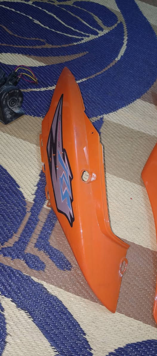 كفرات ماكس تجاري مراوس بكفرات منغولي اهم شي النضافه لين العندي زلغ مابيهن ولون مميز للأستفسار ***********
