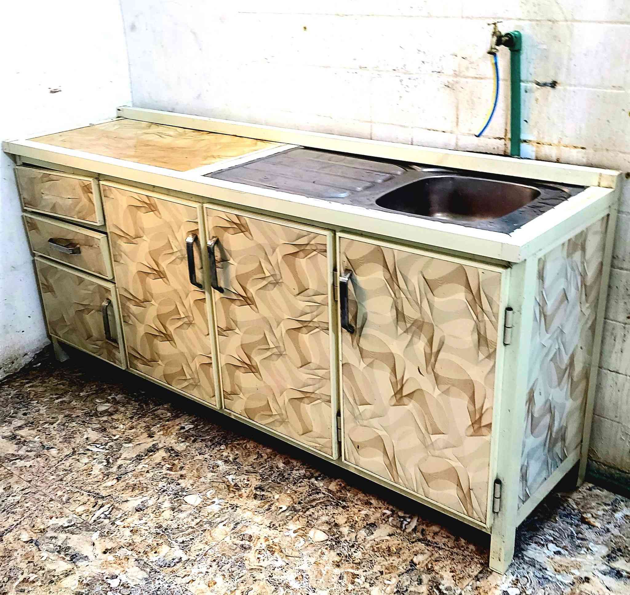 السلام عليكم
معرض وسنگ نضيفات 
سعرهم 300 مكانهم البياع 
***********
