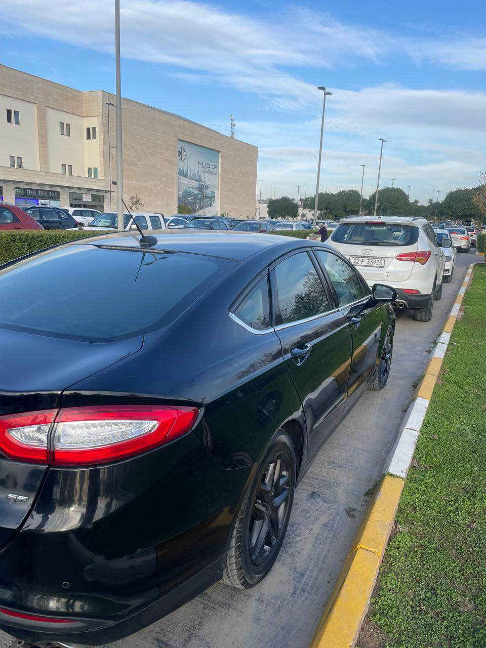 فۆرد ڤیوژن 
مۆدیل 2016
رەنگ رەشی قەتران
مواسەفات se
مەکینە 2,5 مەرغوب بەبێ تۆربۆ مواسەفات 
شاشە گەورە 3 شاشە کوشن کارەبایی گێر تۆماتیک و عادی 
تەحدید سورعە سوکان ڤۆلیۆم کامیرە و راداری پشتەوە چوار تەیەی نوێ لەژێرە  سەنەوی بەسەرچوە
چاملغی پێشەوە لەگەڵ روبعێک بۆنید سبوغە شانەکانی لای خوارەوە ١ بست کەمتر سبوغە 
سعری 112 وەرەقە و مەجالەکی کەمی تیدایە  
رەقەم موبایل *********** أربيل, العراق
