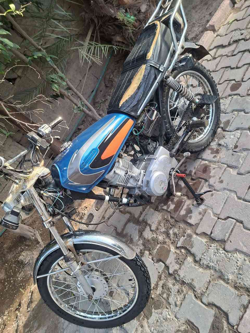 دراجة اربعة غير التاجي قرب جسر،, ***********المصابيح السعر 275
