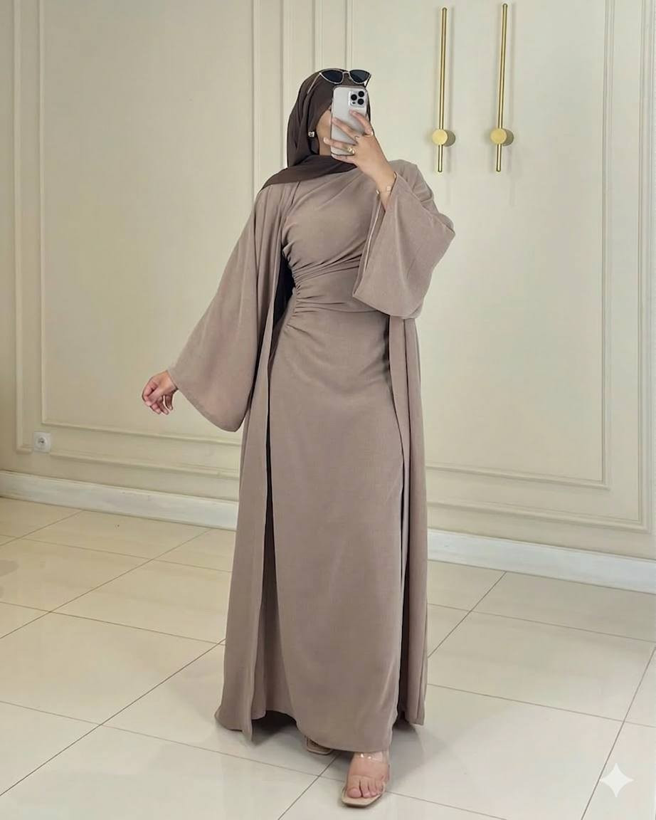 كولكشن العيد✨🔥
عباية بشت مع بينصل💞

موديل تحفه 🫰🏻
متكون من بينصل بشت 
حزام من لخلف 
خامه دابل تركي صيفي ✨

قياس 38 40 42 44 46 48 
متوفر 4 الوان✨


**إذا كنت صاحب هذا الإعلان وتريد حذفه لأي سبب، رجاءا أرسل رسالة إلى الدعم الفني**