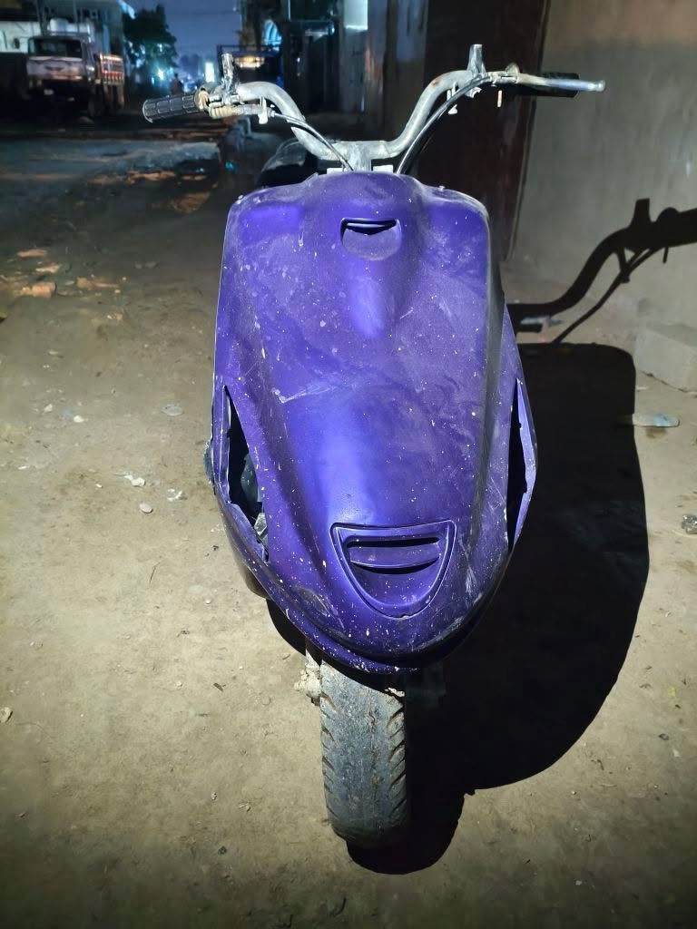 السلام عليكم دراجه فراشه لبيع.  كايمه ادخن بس تشتغل هندر واحد السعر ٢٠٠ وبيها مجال مكاني حله شارع 80 هاذه رقمي ***********
