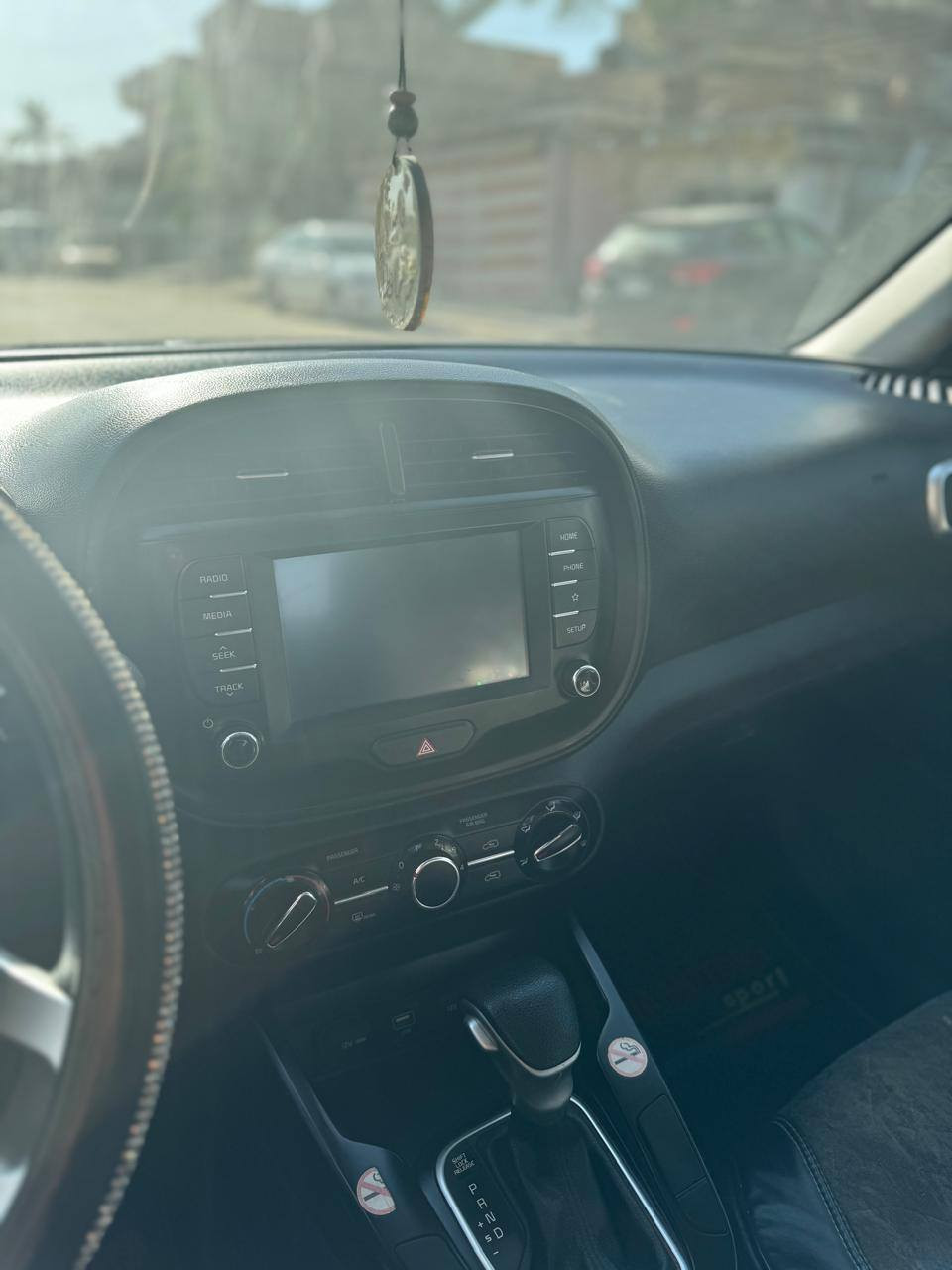 السلام وعليكم من رخصه الادمن صول للبيع ٢٠٢١ حادثه كما بين بل نشر فقط دعاميه باسمي تحويل  مباشر السياره ع بلاد مكفوله من الصبغ موصفات s نص فول محرك 2000 كامره رادار جانبي توقف ذاتي تحديد المسار ماشيه 62 السعر 145 وبيها مجال للطيبين مكان السياره بغداد،،، *********** يوجد واتساب
