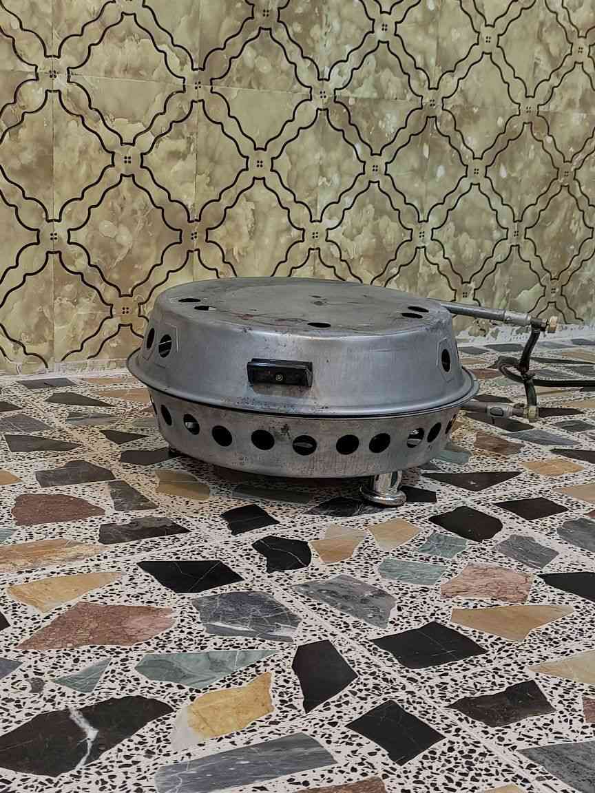 هيتر المتين غازي وكهربائي مستعمل للبيع السعر 100 الف ... ومعصرة اصلية بسعر 50 الف ... وتنور غازي للخبز بسعر 25 الف ... المكان سبع قصور الشارع الرئيسي الرقم : ***********
