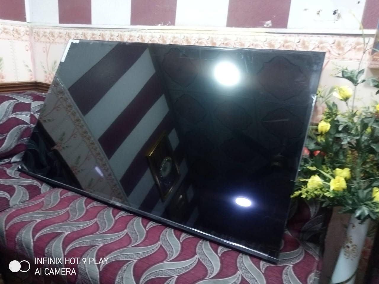 شاشه حجم 55 فول مواصفات انتر نيت تسحب جميع التطبيقات اخر اصدار السعر 275اوبيه محال بسيط مكاني الحيانيه ***********
