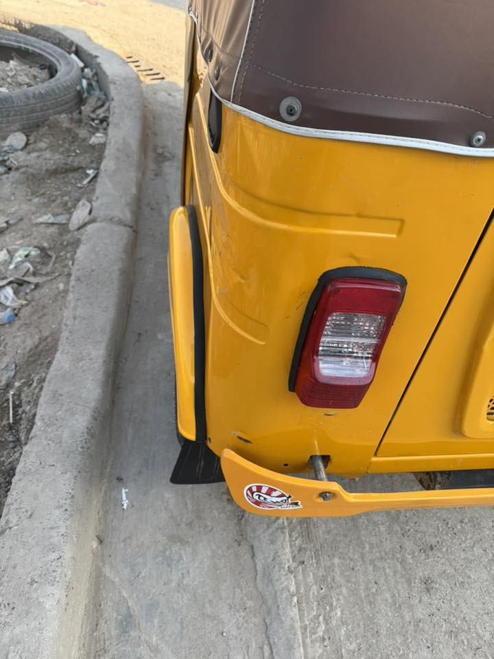 سلام عليكم تكتك مديل 22 شهر11  بس بارد بيه بسمي السعر 7950 رقم الهاتف ***********
