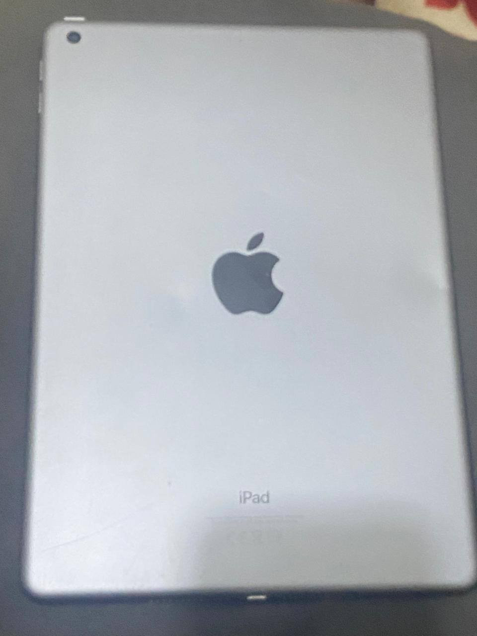 ايباد 6
 بصمه متشتغل 
ببجي 60 فريم مثل ما موضح بل فيدو 
الذاكرة الداخلية 32
السعر 110
اخوان لحد ايراسل خاص راسلني واتساب 
مكاني بغداد الزعفرانيه
***********
