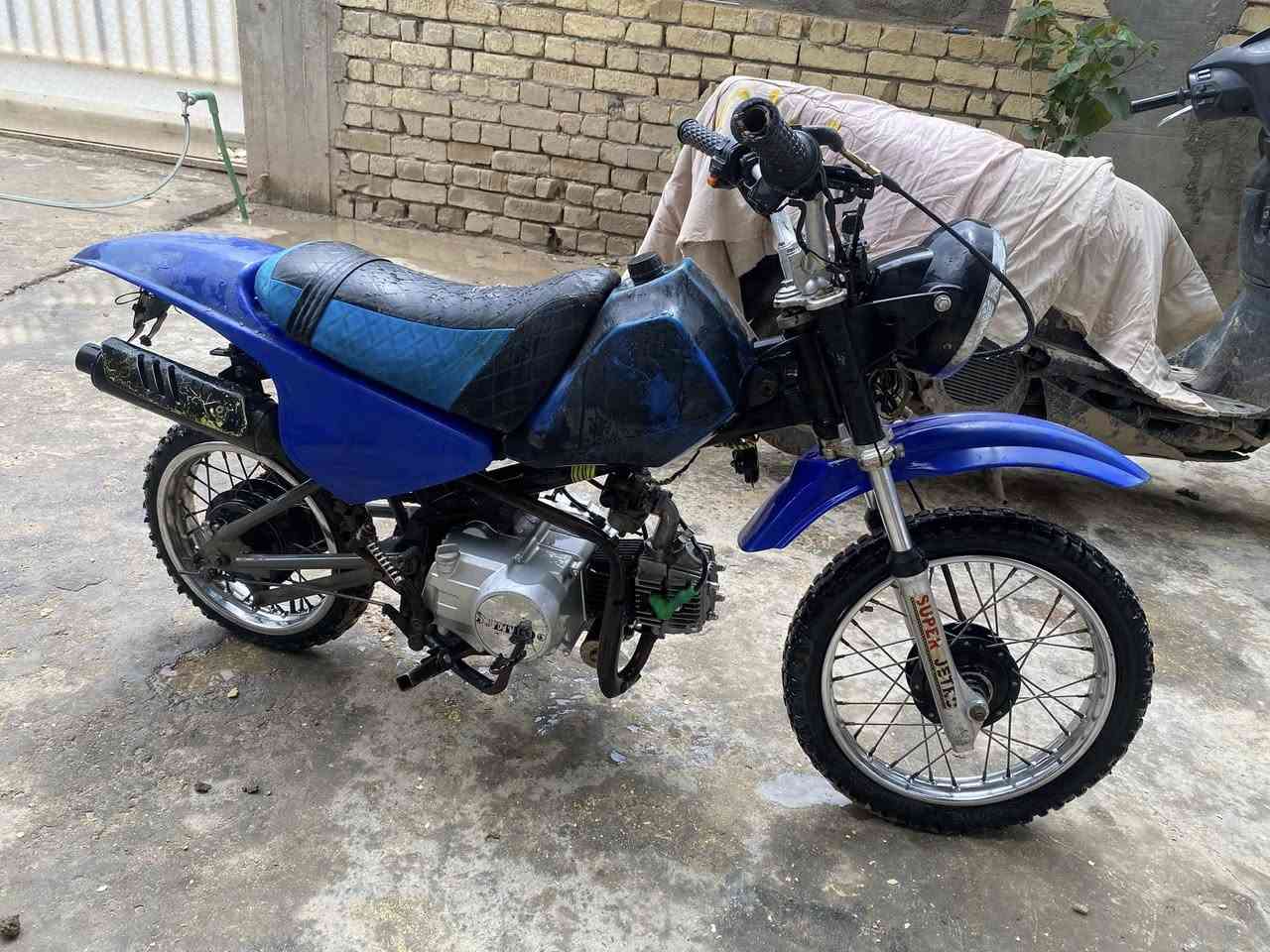 دراجه قفاز للبيع كامله رادله تبديل جبنه ٢دينار مال نمر مكان بابل قرب مجسّر الثوره السعر ١٧٥الف وبيه مجال حك الجيه الرقم الهاتف ***********
