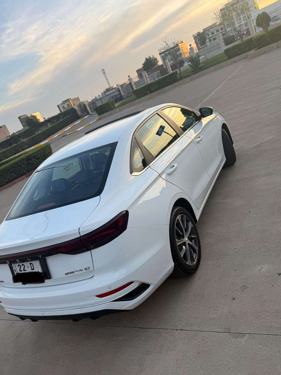 جیلی ئێمگڕاند2024
سفری کۆمپانیای باجگر ( زەمان 5 ساڵ )✅
فول مواصفات 
کلین هیچی نیه ٧٤٠٠٠ كم رووشتيه 
زةمانى شركةى ماوة 
سةنةوى ٢٠٢٨  يةك دةستة بى مةسروفة 
سعرى  ١٢٠ وةرةقة مةجالةلةكى کەم  تيداية
رەقم هەولیر 
شوین هەولیر 
0750 440 1960 أربيل, العراق
