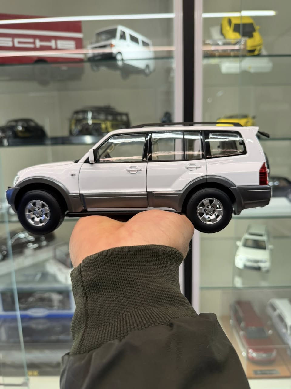 Mitsubishi Pajero
1/18 
Brand/ YC MODEL 
🚛یوجد توصیل کل محافظات عراق 🇮🇶


**إذا كنت صاحب هذا الإعلان وتريد حذفه لأي سبب، رجاءا أرسل رسالة إلى الدعم الفني**
