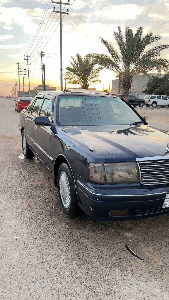 راس الثور موديل 2000 رقم بصره تحويل ثاني يوم سنويه لل 27 بشهر الخامس تنتهي يعني بعد بيها سنه كفاله گص ونقل واصوليات  السياره صبغ عام جماليه فقط بيها ضربه مدكر السائق ضربه خفيفه ومرجعينها مكينه كير تمام نقصها بس تبريد غاز وشد خراطيم الهوه مال التبريد فقط يعني يكلفك 200 الف يطيح من السعر سعرها 90 ومجالها قليل *********** مكانها البصره البصرة, العراق
