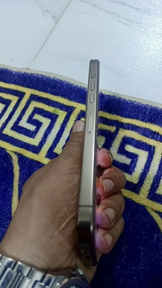 السلام عليكم أيفون 16برو ماكس مكفول كفاله عامه  تجي تاخذه من باب البيت ذاكره ٢٥٦وبطاريه ٩١ مكاني واسط سعر ١٣٢٥وبي مجال قليل الرقم ***********
