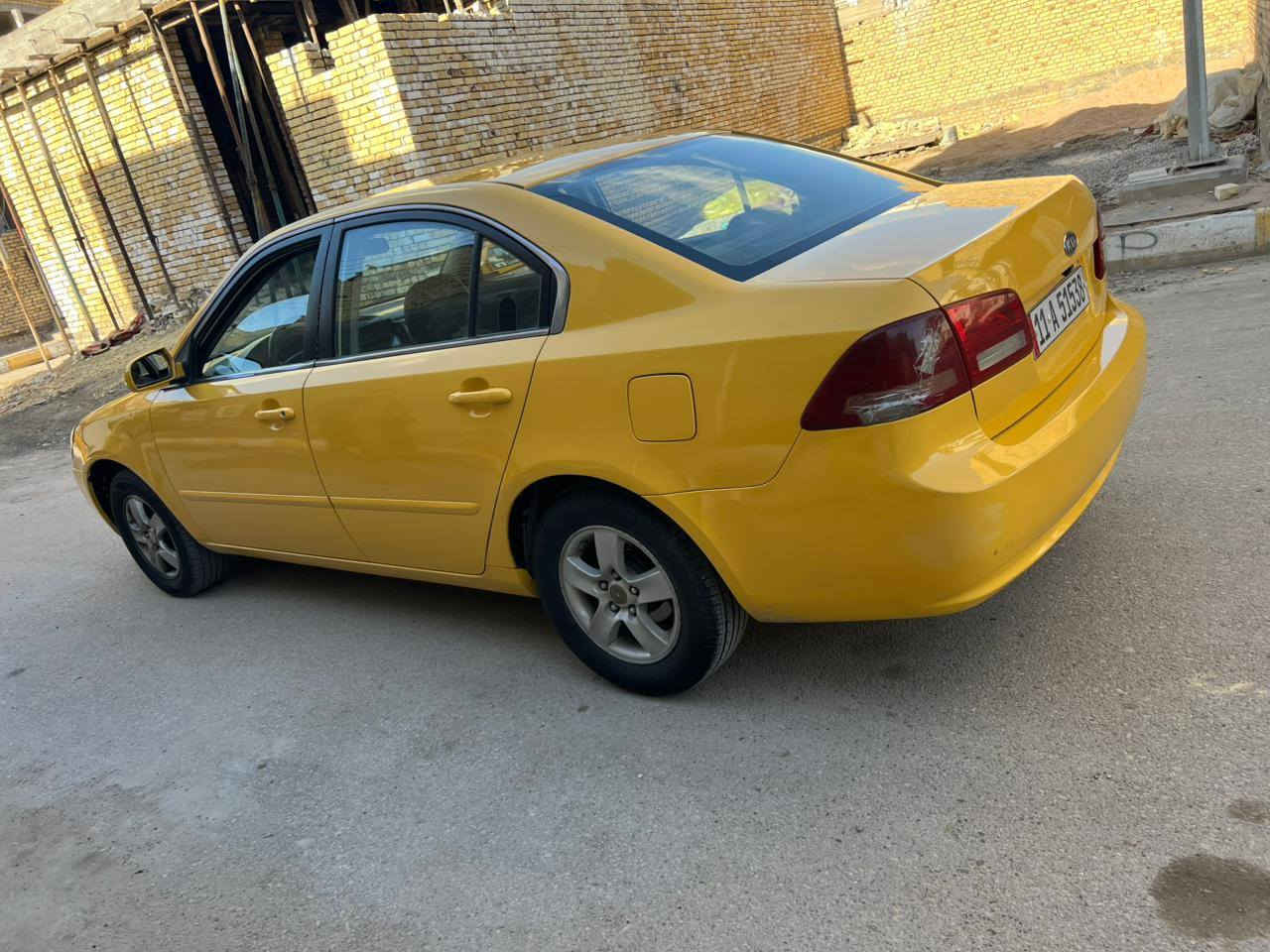 اوبتيما (لوتز) وارد كوري 
2008 صفره رقم بغداد ب اسمي 
بيهه تصليح خفيف بدون اي دواخل 
سياره نضيفه بمعنى الكلمه 
صبغه جديده دواخل السياره كلش نضيفه 
ومكينتهه رخيصه ب450 الى 500 الف 
وكيرها سعره 100 الف 
كامله كهربائيات كلهه شغاله 
شاشه تاب وكامره  
تخم تاير جديد صار شهر من شاده 
مكان السياره ناصريه مركز 
للاستفسار الاتصال (***********)
