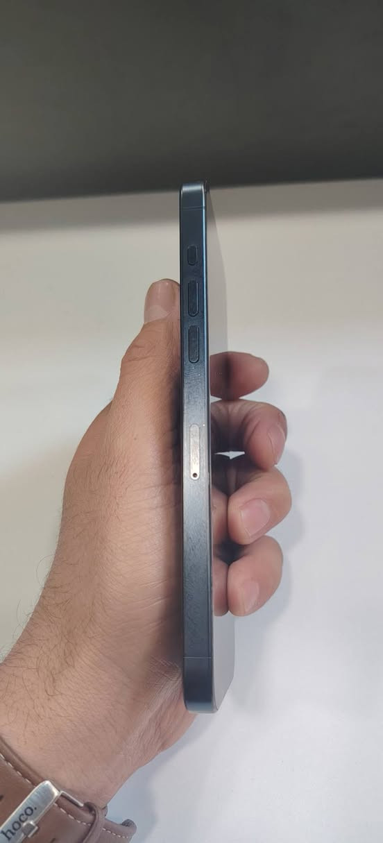 15 pro max
دبل سيم كارت 
بطاريه  ١٠٠
ذاكره ٢٥٦
الجهاز نضيف ومكفول 
بس الشاشه مشخطه لان مشادله لزكه من ماخذه وموضحها بالصوره
السعر مليون 
***********
توصيل ماعندي
