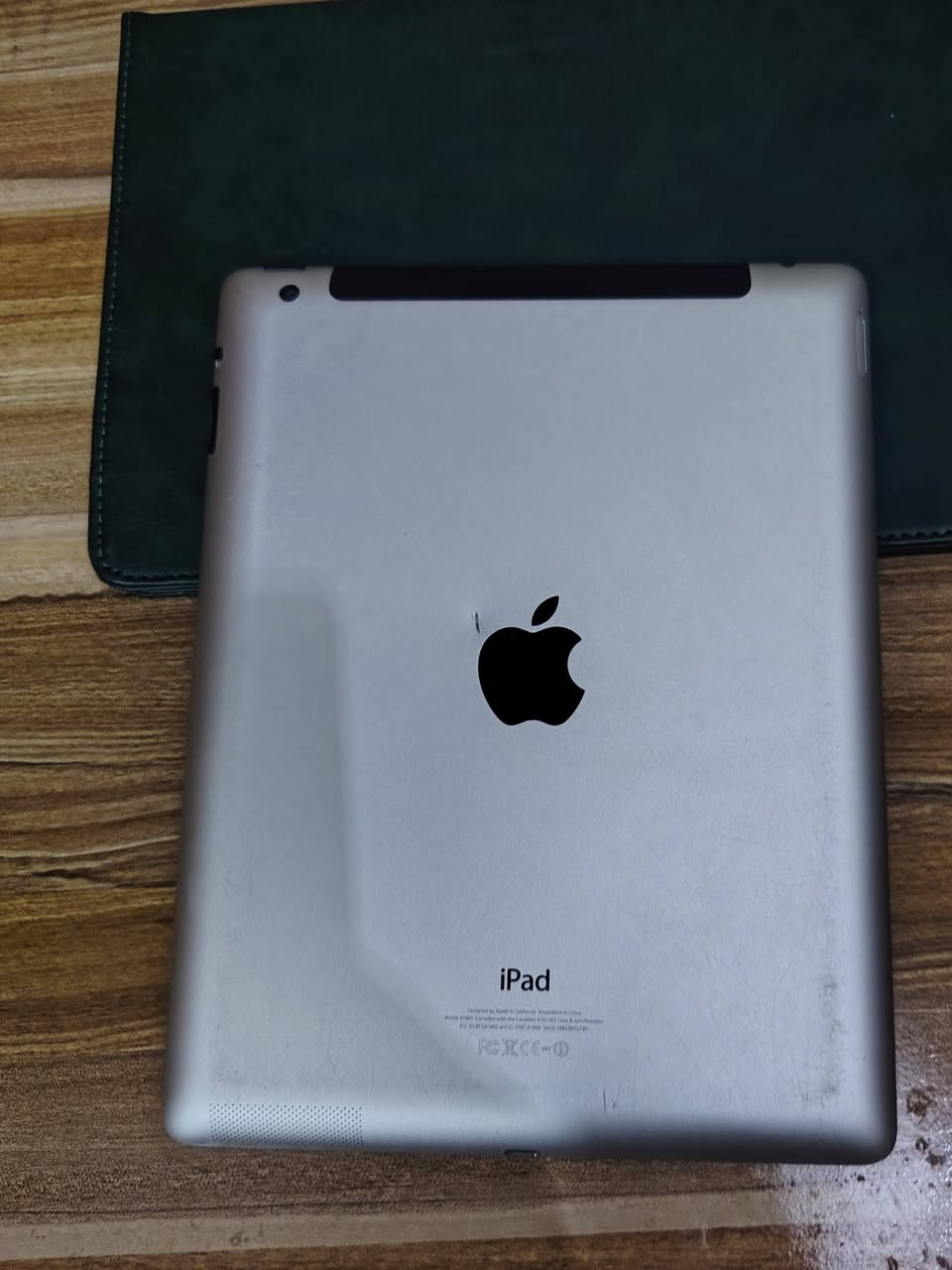 ايباد ميني 4 يدعم الشريحه للدراسه والالعاب الذاكره 64 ببجي 60فريم سعره 160وبيه مجال بسيط مكاني حصوه بابل رقمي *********** متوفر واتساب
