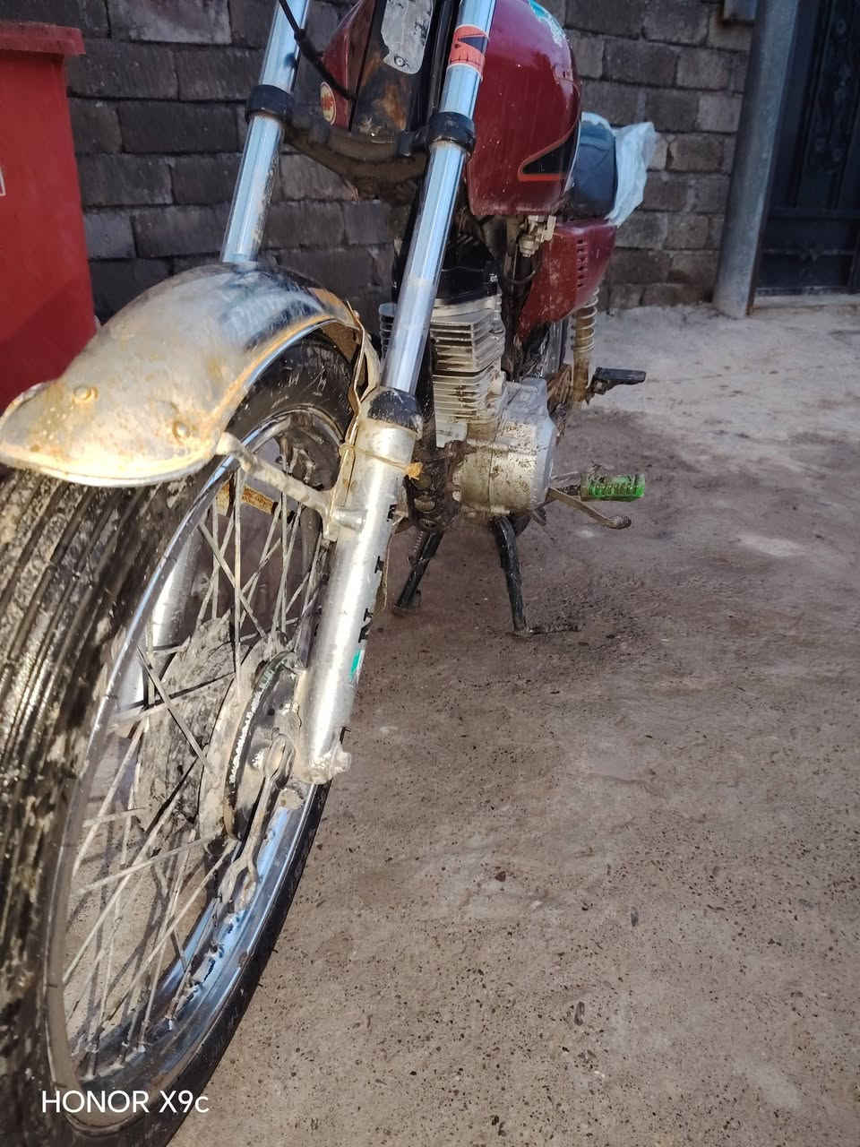 سلام عليكم دراجاء إيراني للبيع 2019 نظيف مكفوله مره واحد معمره سعر 260 للتفاصيل انتصل ع رقم هاتف ***********
