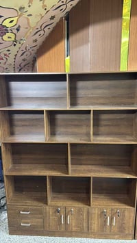 مكتبة خشب • ١٤٠×١٨٠سم • بغداد