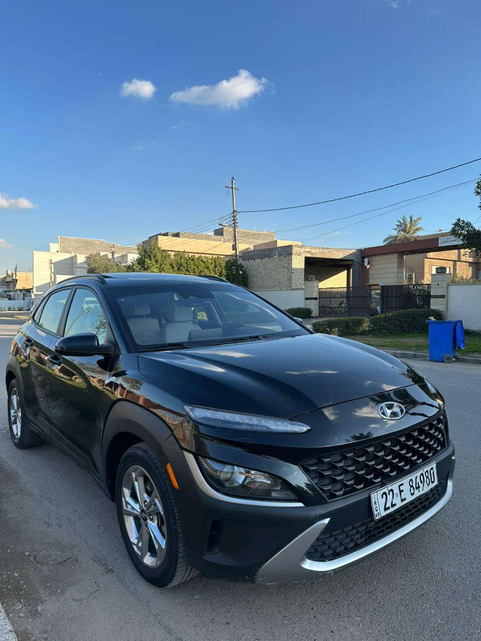 السلام عليكم 
للبيع هونداي كونا 2022 
فول مواصفات
سلايد 
بصمة 
تشغيل عن بعد
لد امامي
هيترات بالكشن
هيتر بالدركة
مكينة 2000 دوش
السيارة كلين تايتل حادثهة كسر بالشباك
السعر 15900 يعني 159 وبيها مجال
للاستفسار ***********
مكاني بغداد حي الجامعة
