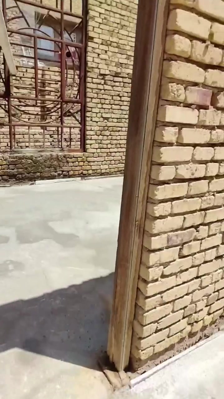 سلام عليكم
هيكل للبيع واصل للسقف بحي الأمين ثاني

 ثاني بيت عن الشارع العام الرئيسي مساحته ٣١٥ بناء عالي عن الشارع

واجه ١٥ متر

بي غرفتين ومجمع صحي وصاله كبيره واستقبال كبير ومطبخ حار وبارد ومجمع صحي خارجي

***********
