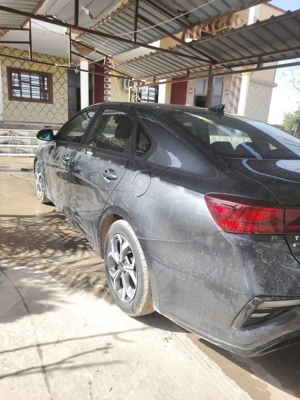 سلام عليكم كيه فورتي 2021 سيارة جديد ماشيه 44كيلو السياره بدون صبق فقط دعاميه امامي بدون ارباك سياره منفيس شرط الترقيم السعر135 وبيها مجال  ***********
