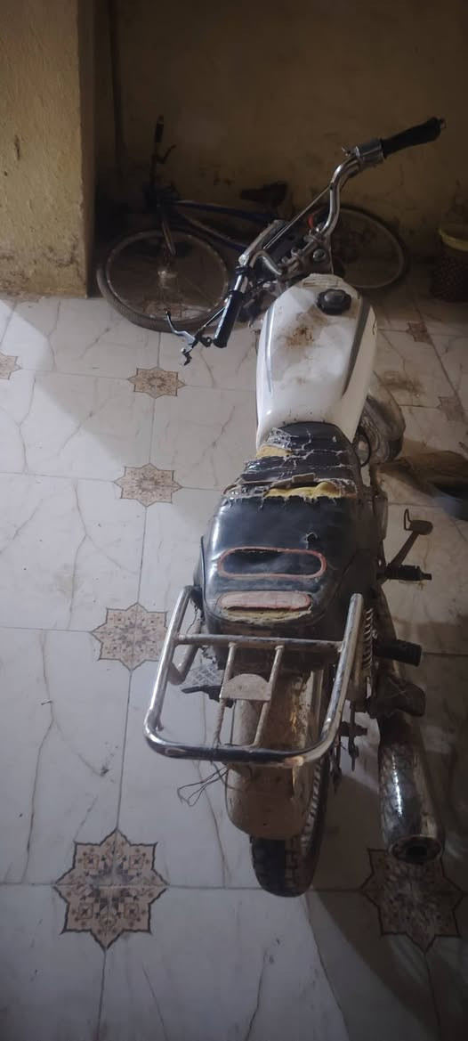 السلام عليكم ورحمة الله وبركاته دراجه للبيع نوع تايكر موديل2020اوراق ضايعه رقم الشاصي موجود والبليته عطلها يده كلج وكعكه صالنصه السعر150وبيها مجال قليل العنوان بابل كريطعه رقم الهاتف***********
