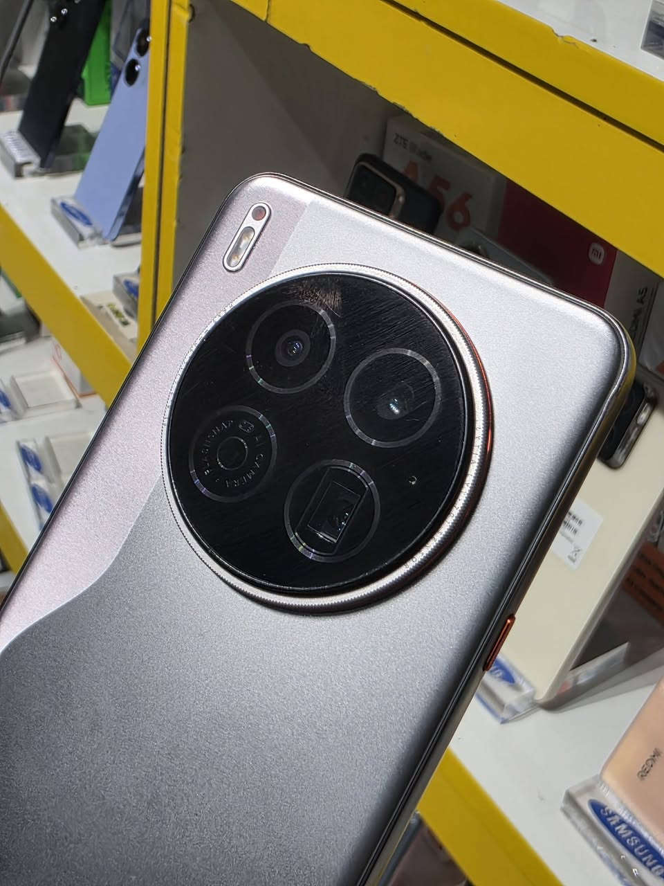 🟨متوفر 👇

🟡 تكنو كامون 40 بريمير 5g
🟡 ذاكرة/256 
🟡 رام/12 
🟡 ببجي 120 فريم 
🟡 نضافة 100% 
🟡شاشة 144 امولد 
🟡 للبيع ولمراوس 
🟡 السعر مناسب 🔥
🟨 مستعدين لشراء جميع اجهزتكم أو مراوس بأي جهاز يعجبكم.
رابط قناة التلي تنزل جميع الأسعار https://t.me/mh21an

يتوفر خدمة توصيل 🚚داخل كربلاء 
او 🎗️
زيارة عنواننا الكائن 👇
العنوان// كربلاء// حي الغدير سوق حي الغدير //قرب مطعم أبو احمد //مجمع الجزيره الطبي//مركز الدقة للموبايل 
مصطفى ***********
مقتدى ***********
