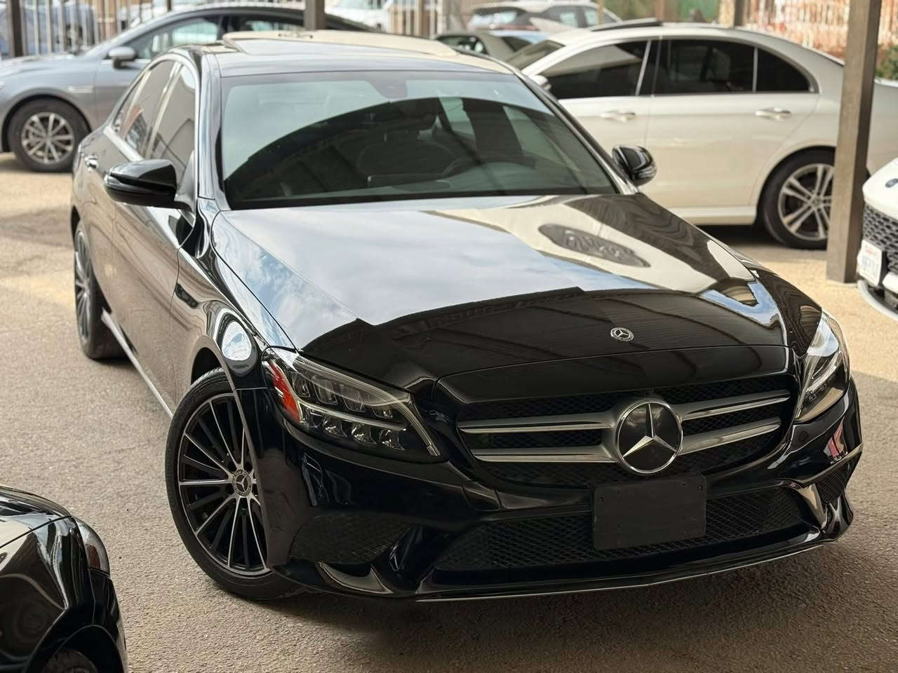 للبيع
مرسيدس 
C300
2021 
2000 سي سي 
(فحص كامل ‏)
(كلين تايتل  )
‏الإضافات 
‏فتحه 
‏شاشة 
دهان الوكاله 
‏جلد 
كراسي كهرباء 
‏تدفئة كراسي 
‏ميموري كراسي
‏كاميرات
اضويه زنون
بصمه
صندوق خلفي كهرباء 
كوشوك جديد 
‏رادار
‏نقاط عمياء
موري كهرباء 
و العديد من الإضافات  
للاستفسار 
0795315771


**إذا كنت صاحب هذا الإعلان وتريد حذفه لأي سبب، رجاءا أرسل رسالة إلى الدعم الفني**