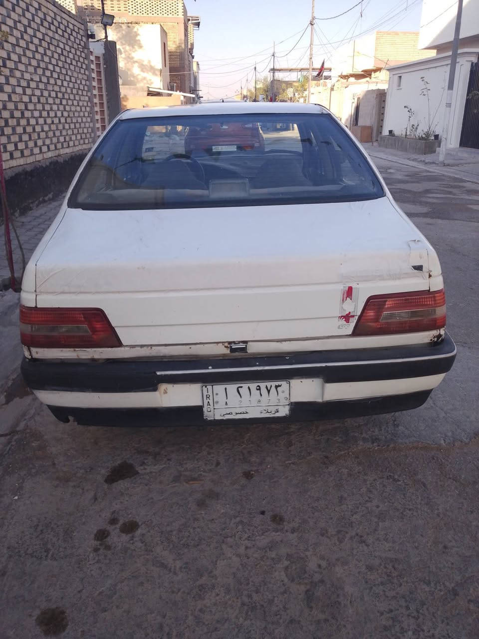 بيع مستعجل 
بيجو 405
موديل 10
سياره شغاله بس عايزه ترتيبات 
تبريد شغال 
كهربائيات كله شغاله 
سياره بيه طخه بالجنطه ومعمره 
وتلكيطات الخياسات .
السياره حلوه نصبته 
***********
السعر 23وبيه مجال بيع مستعجل
